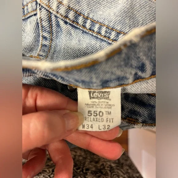 Levis 550 Relaxed Fit Jeans Mens 34x32 Blue Denim Distressed - Picture 2 of 9